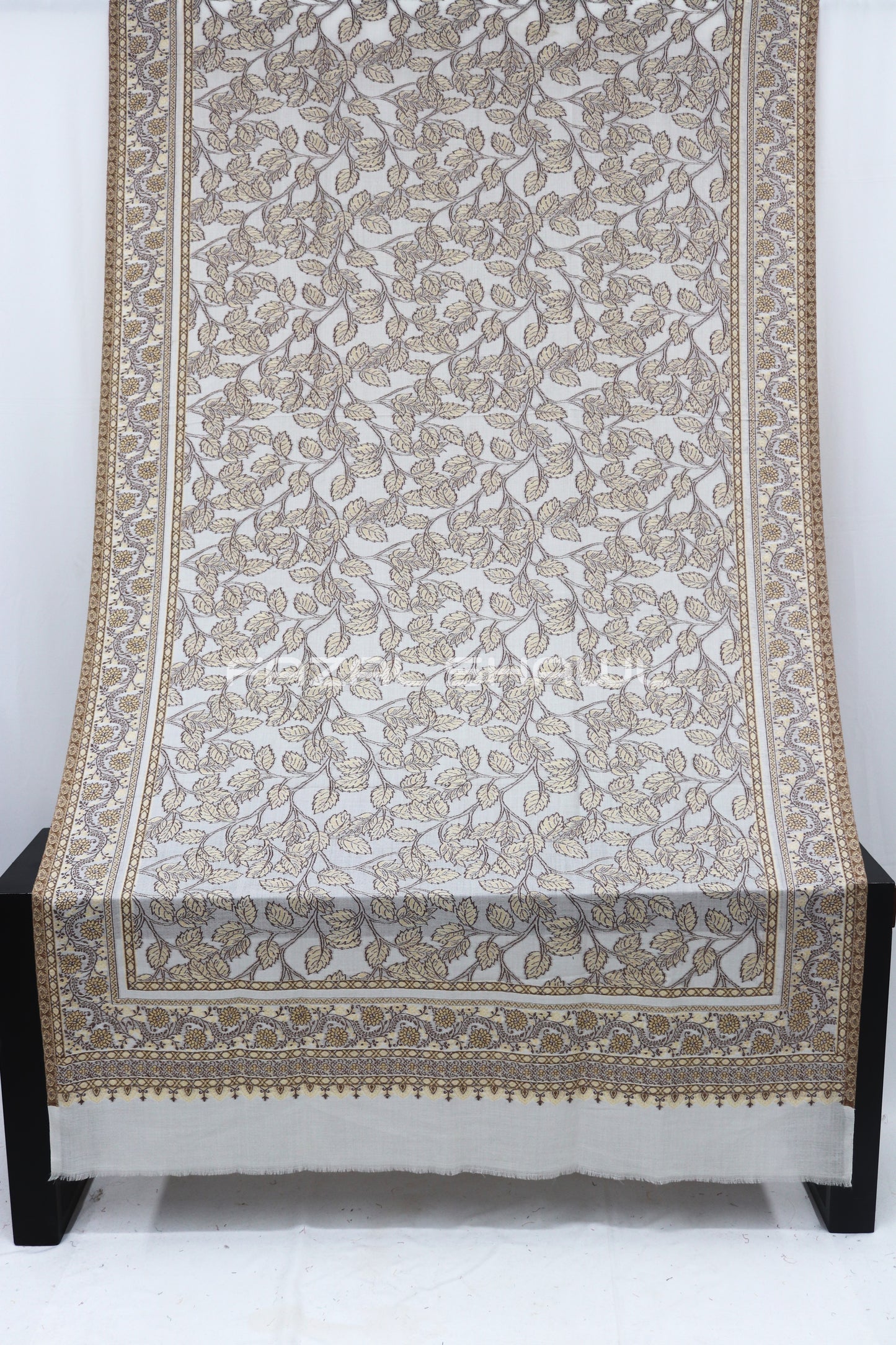 Kani Jaal Khadi