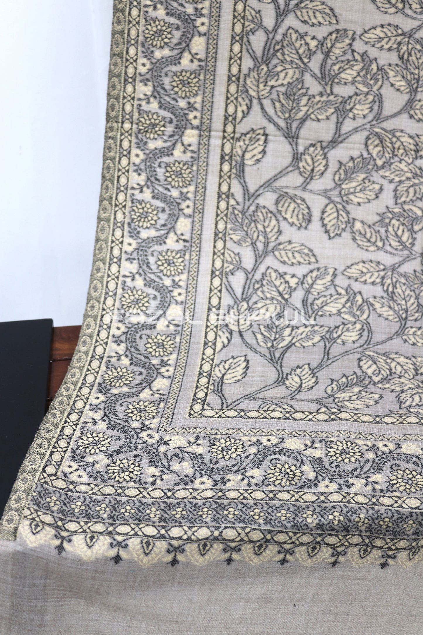 Kani Jaal Khadi