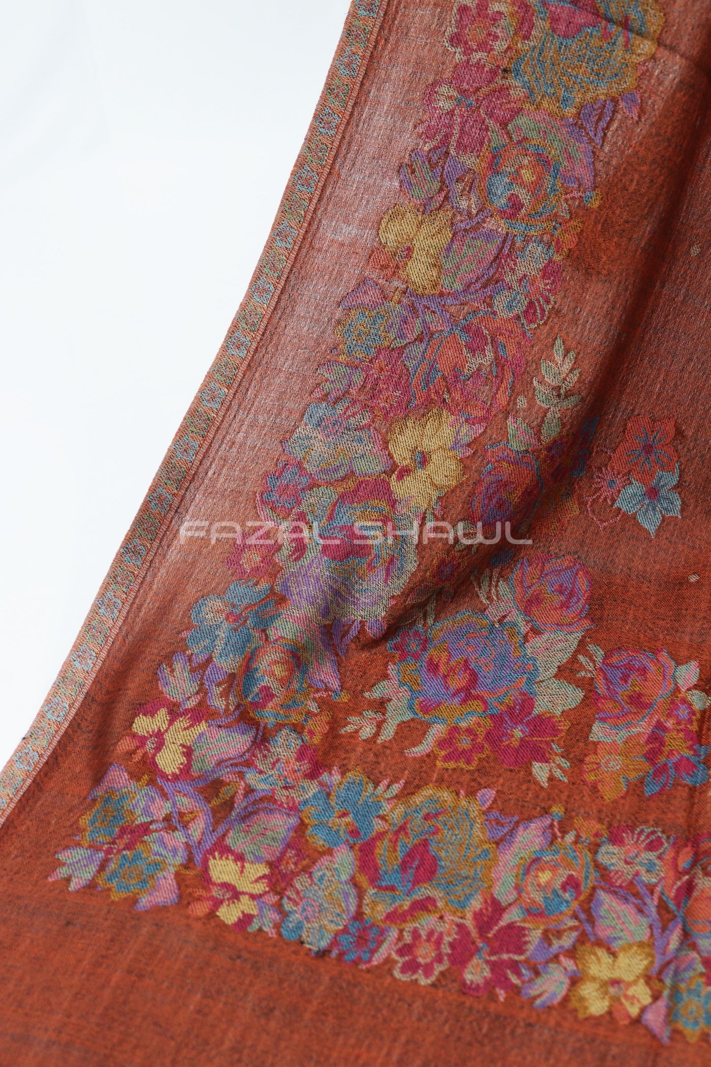 Kaani Four Side Border Boti