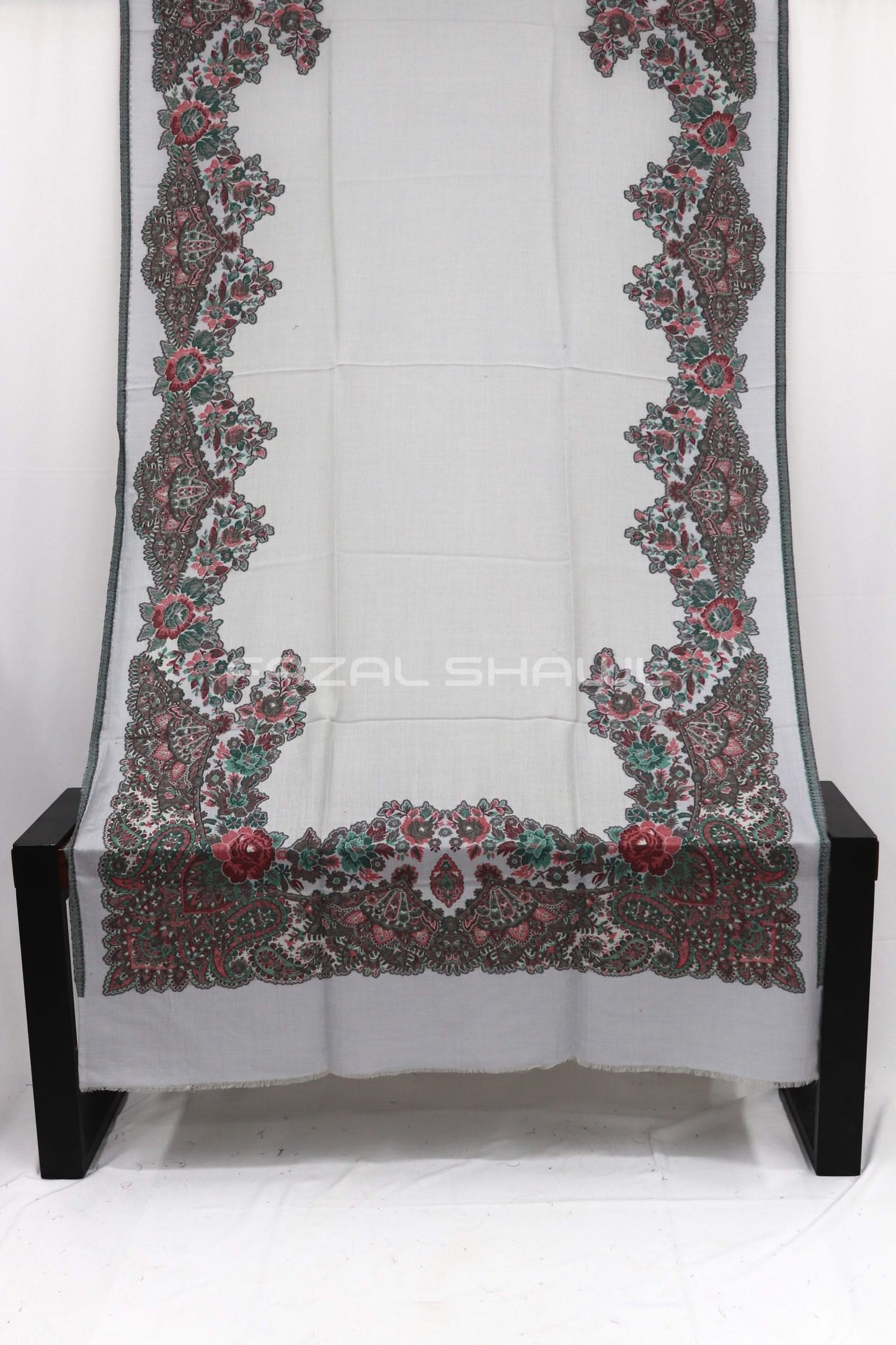 Kaani Four Side Border Boti