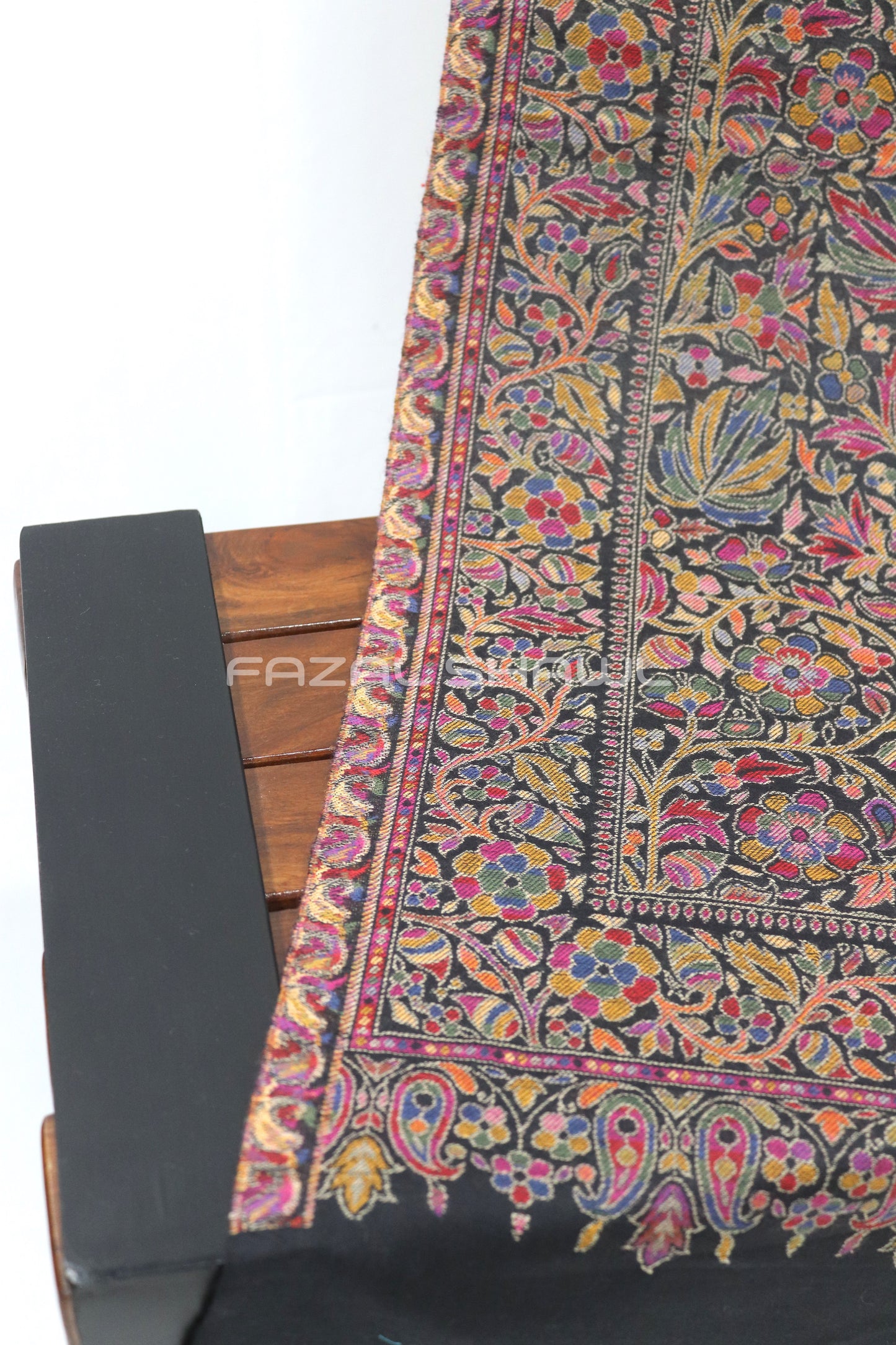 Multicolor Kani Jaal