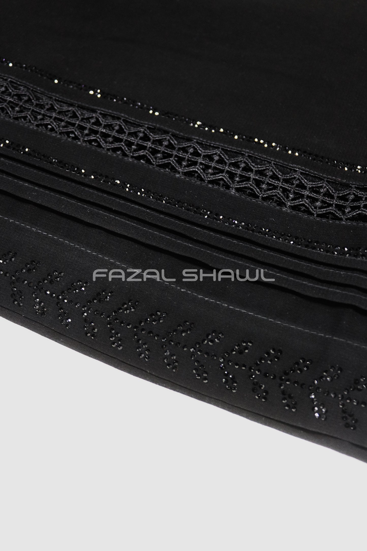 Lais And Stone Border