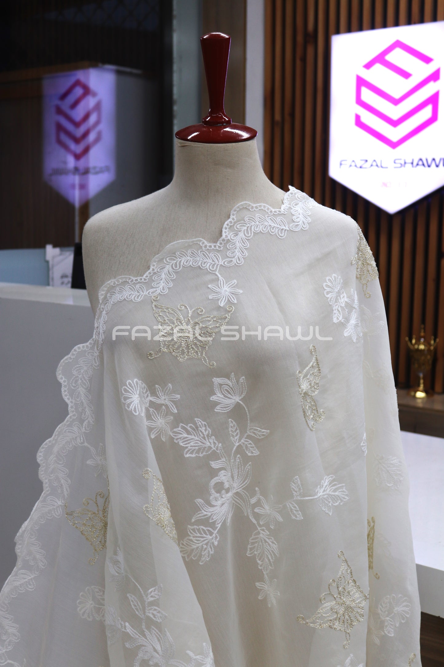 FULLY SIZE EMBROIDER SHAWL