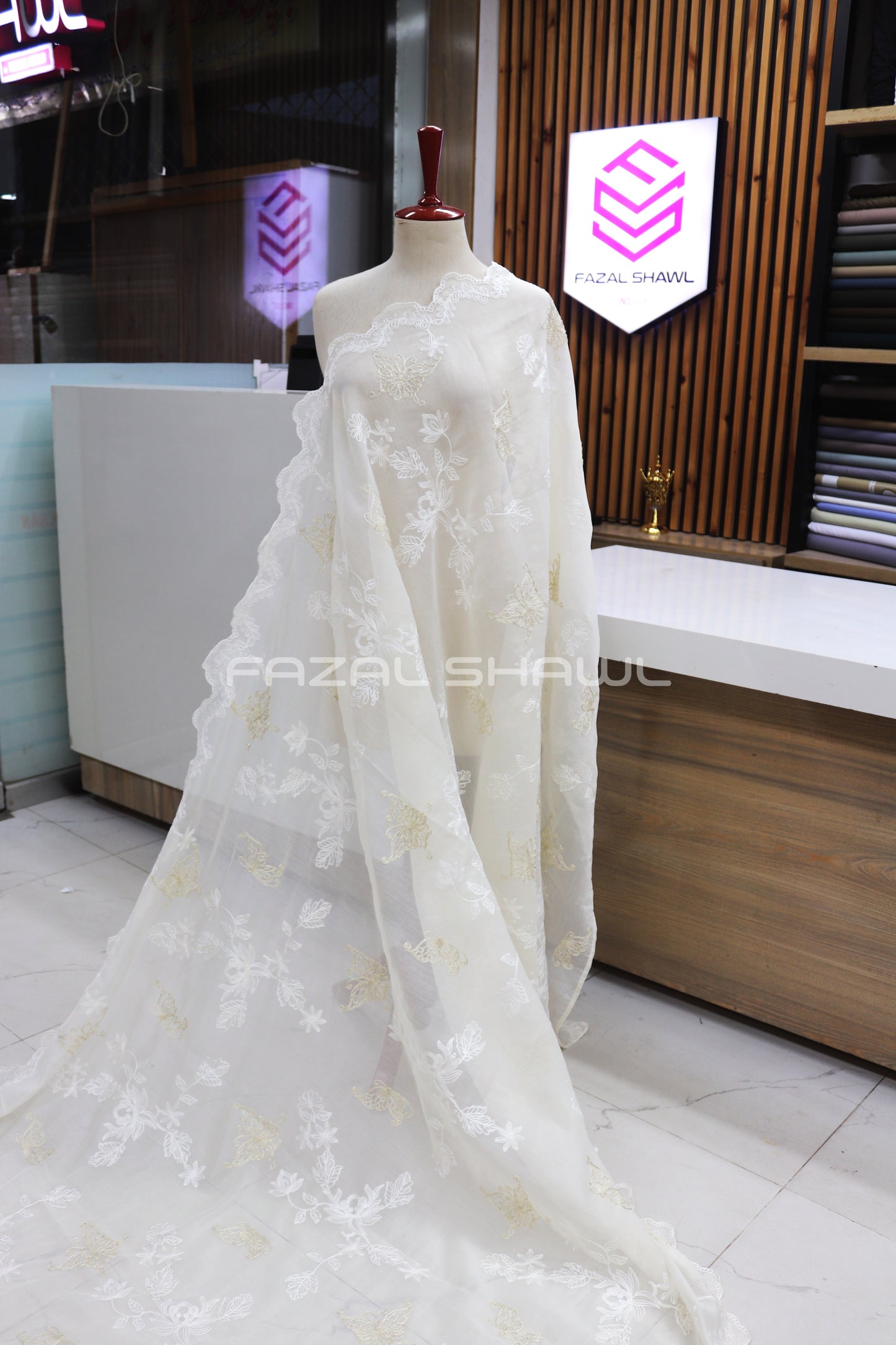 FULLY SIZE EMBROIDER SHAWL