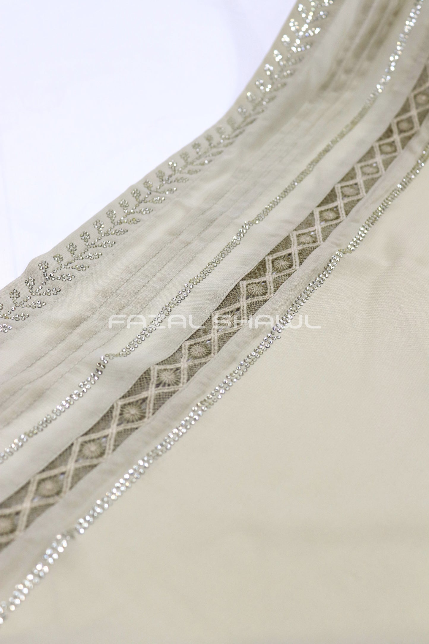 Lais And Stone Border