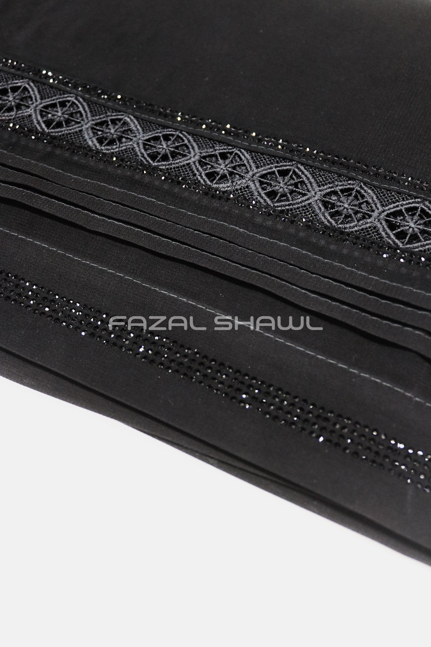 Lais And Stone Border