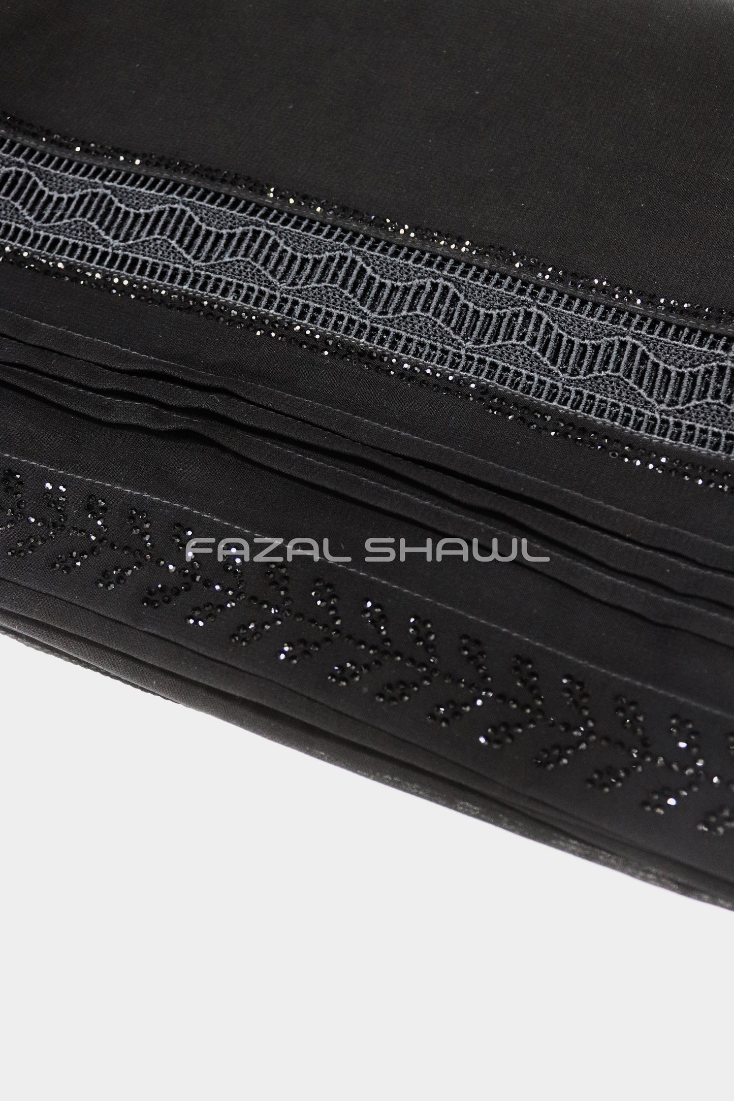 Lais And Stone Border